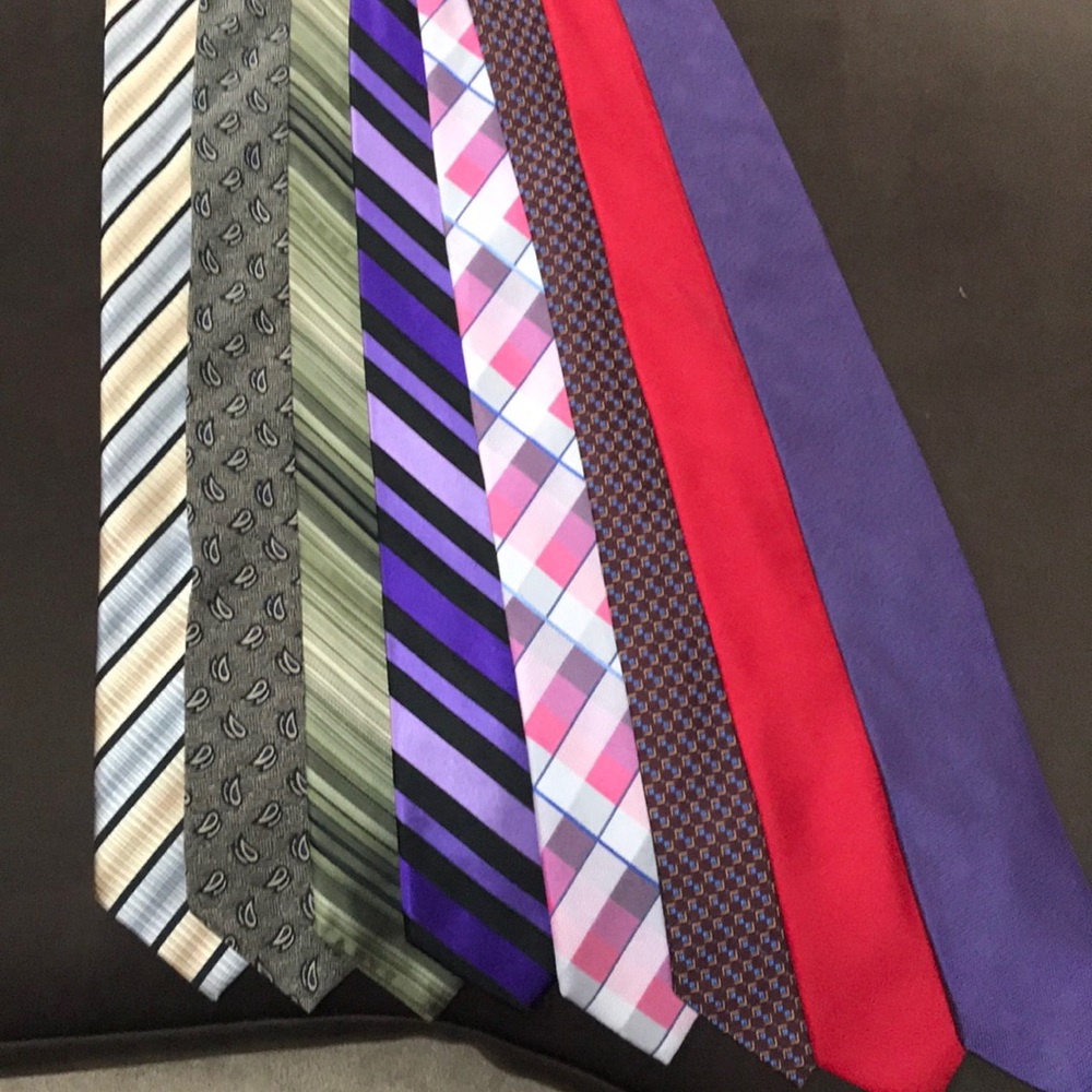 Bundle of 8 ties